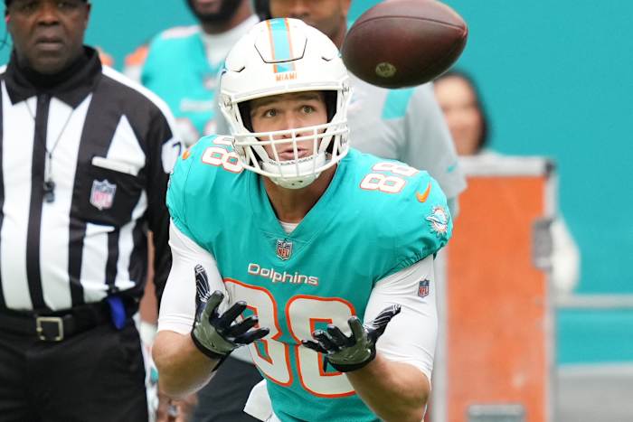 Free-agent tight end Mike Gesicki