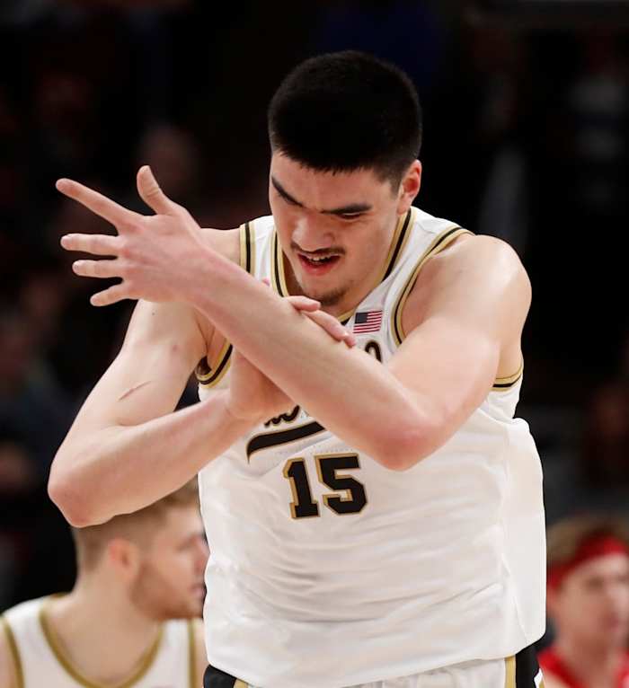 Zach Edey (15) reacts to a play during the Big Ten Men s Basketball Tournament.