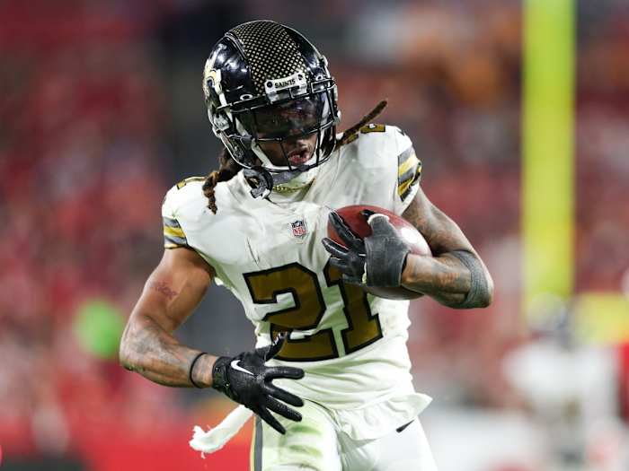 New Orleans Saints cornerback Bradley Roby (21) against the Tampa Bay Buccaneers. Mandatory Credit: Nathan Ray Seebeck-USA TODAY Sports