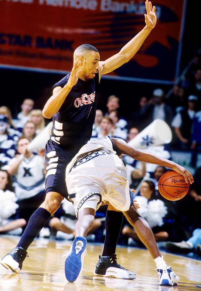 Cincinnati Bearcats forward Kenyon Martin in action during the 1997 season.