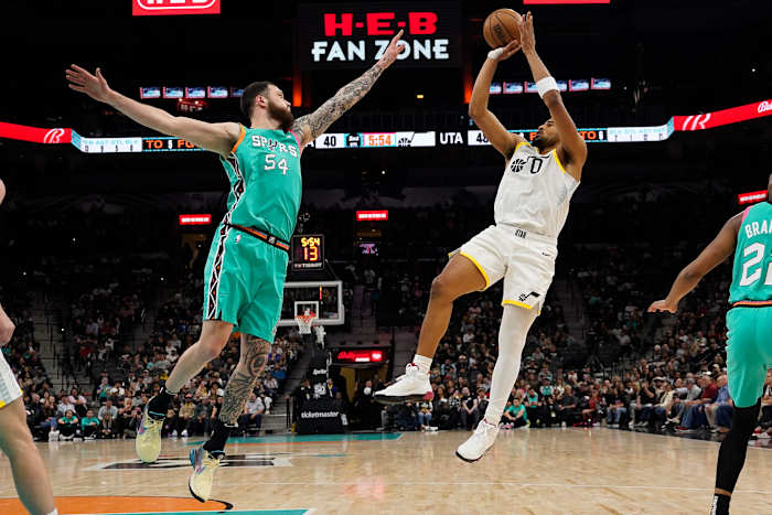 Talen Horton-Tucker Sandro Mamukelashvili Jazz