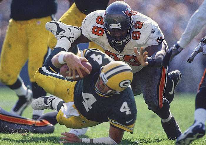 Former Buccaneers great Warren Sapp.
