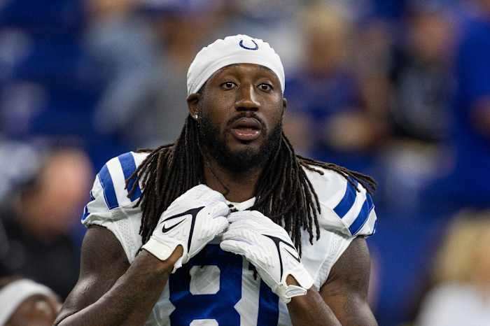 Aug 20, 2022; Indianapolis, Indiana, USA; Indianapolis Colts tight end Mo Alie-Cox (81) warms up before the game against the Detroit Lions at Lucas Oil Stadium. Mandatory Credit: Trevor Ruszkowski-USA TODAY Sports