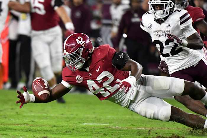 Oct 22, 2022; Tuscaloosa, Alabama, USA; Alabama Crimson Tide linebacker Jaylen Moody (42) dives on a fumbled punt against the Mississippi State Bulldogs at Bryant-Denny Stadium. Alabama won 30-6.