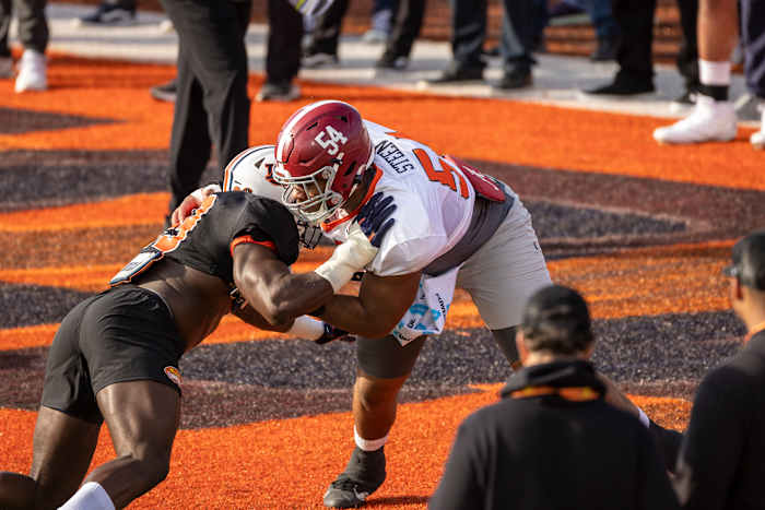 Alabama's Tyler Steen takes a practice rep during Reese's Senior Bowl Week in Mobile