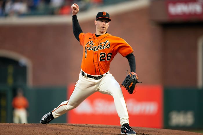 SF Giants starter Anthony DeSclafani delivers a pitch against the Mets. (2023)
