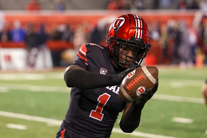 Utah Utes cornerback Clark Phillips III (1) warms up prior to a game against the Stanford Cardinal at Rice-Eccles Stadium.