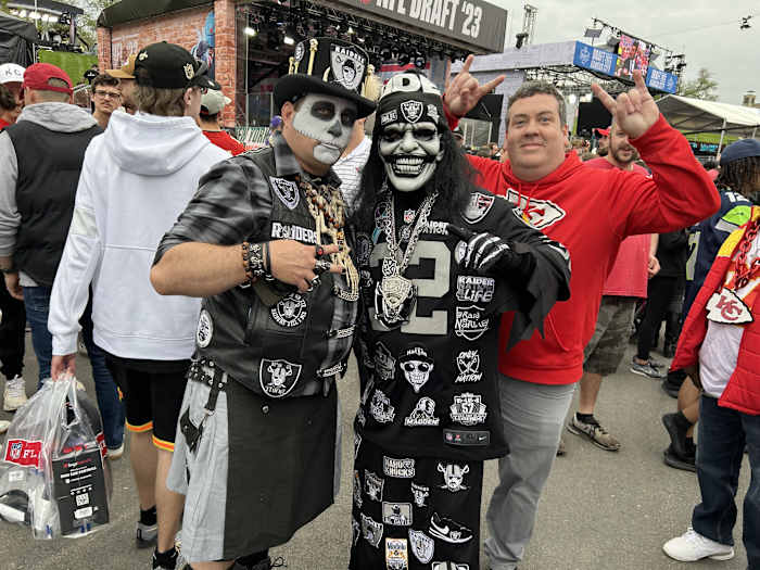 The Raiders .... (AllTitans.com photo by Tom Brew)