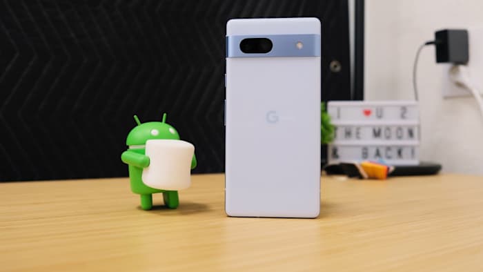 2-Google Pixel 7a Review
