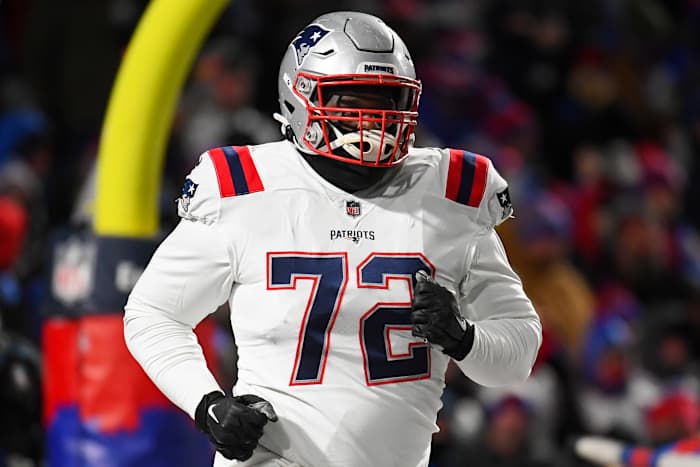 Offensive tackle Yodny Cajuste in 2021