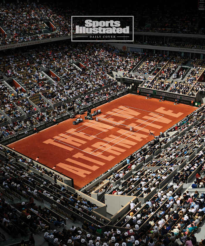 An overhead view of Court Philippe-Chatrier at Roland Garros.
