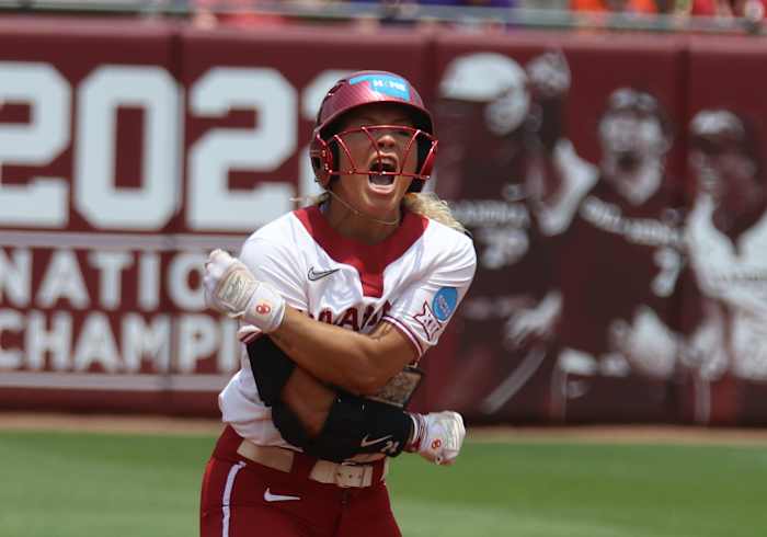 Jayda Coleman roars to life in Oklahoma's win over Clemson. 