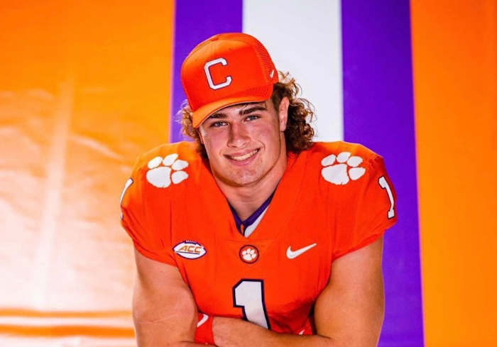 5-star linebacker Sammy Brown committed to Clemson on Monday.
