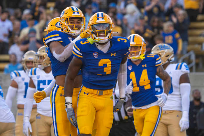 November 25, 2022; Berkeley, California, USA; California Golden Bears wide receiver Jeremiah Hunter (3) celebrates after scoring a touchdown against the UCLA Bruins during the second quarter at California Memorial Stadium. Mandatory Credit: Kyle Terada-USA TODAY Sports