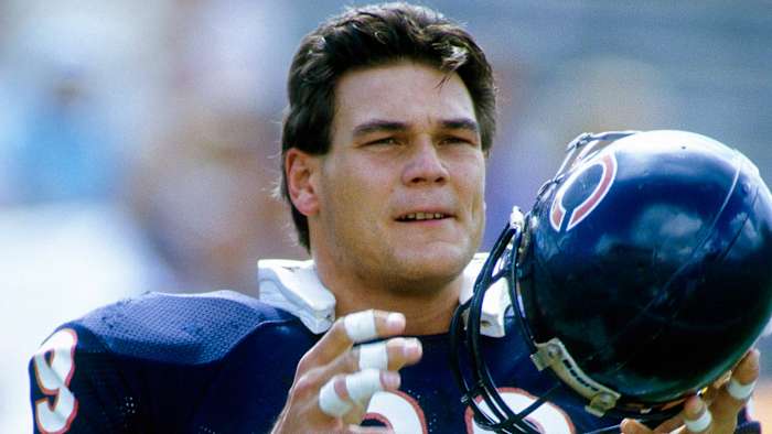 Former Razorback Dan Hampton with the Chicago Bears in a game in November 1985.