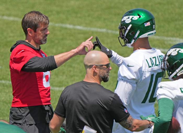 QB Aaron Rodgers and WR Allen Lazard at Jets' OTAs on May 31