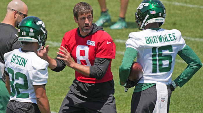 Aaron Rodgers has the Jets thinking Super Bowl since he was traded from the Packers.