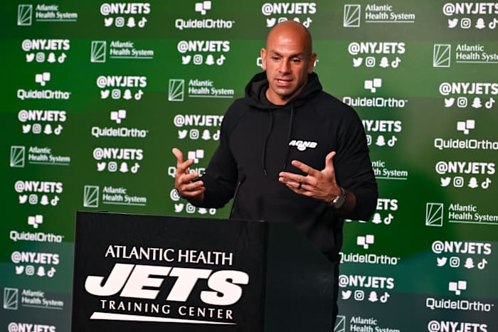 Jets' head coach Robert Saleh speaks at OTAs