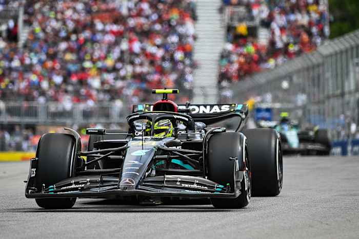 Mercedes - Lewis Hamilton