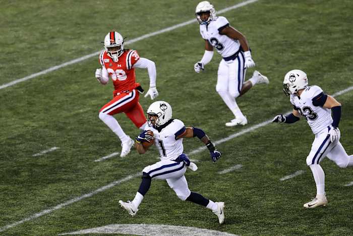 Nov 9, 2019; Cincinnati, OH, USA; Connecticut Huskies running back Art Thompkins (1) carries the ball on a kick return against the Cincinnati Bearcats in the second half at Nippert Stadium. Mandatory Credit: Aaron Doster-USA TODAY Sports