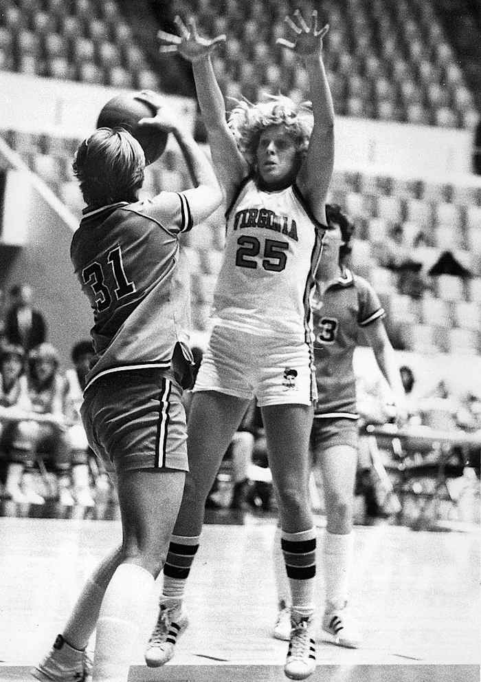 ackerman-bball-action