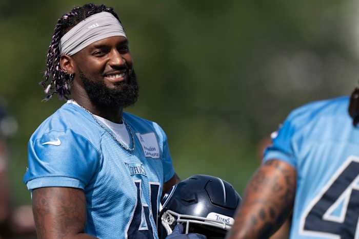 Tennessee Titans linebacker Zach Cunningham (41) warms up during practice at Saint Thomas Sports Park Wednesday, June 15, 2022, in Nashville, Tenn.