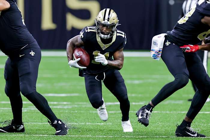New Orleans Saints receiver Deonte Harris (11) returns a kick against New York Giants. Mandatory Credit: Stephen Lew-USA TODAY