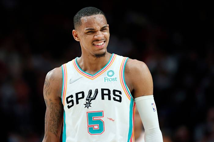 Atlanta Hawks guard Dejounte Murray and several NBA stars, including LeBron James, play at The CrawsOver Pro-Am in Seattle tonight.