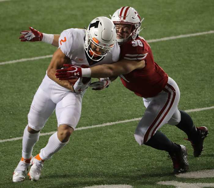 Outside linebacker CJ Goetz making a tackle against Illinois (Credit: Mark Hoffman via Imagn Content Services, LLC)