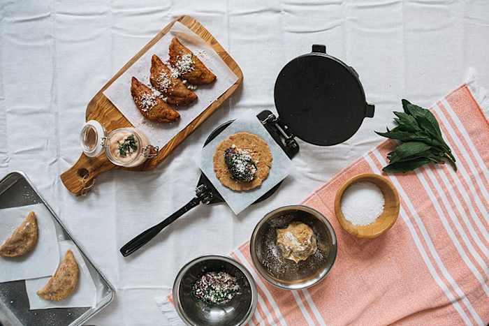 cast iron tortilla press