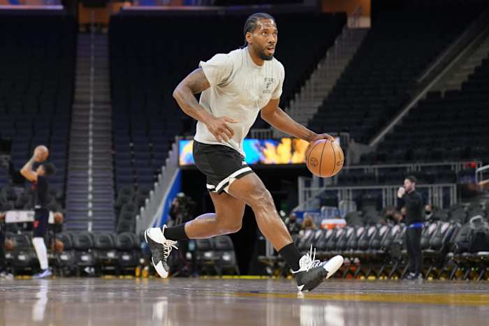 Kawhi Leonard working out before a game.