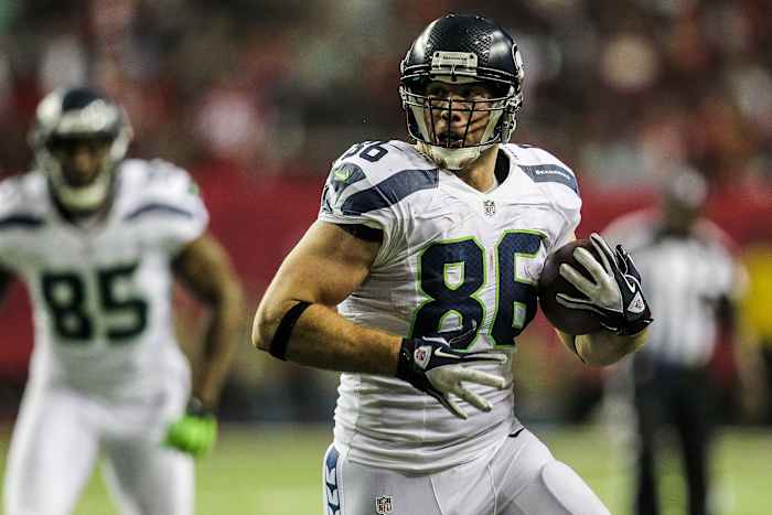 Seattle Seahawks tight end Zach Miller (86) runs after a catch in the third quarter of the NFC divisional playoff game against the Atlanta Falcons at the Georgia Dome. The Falcons won 30-28.