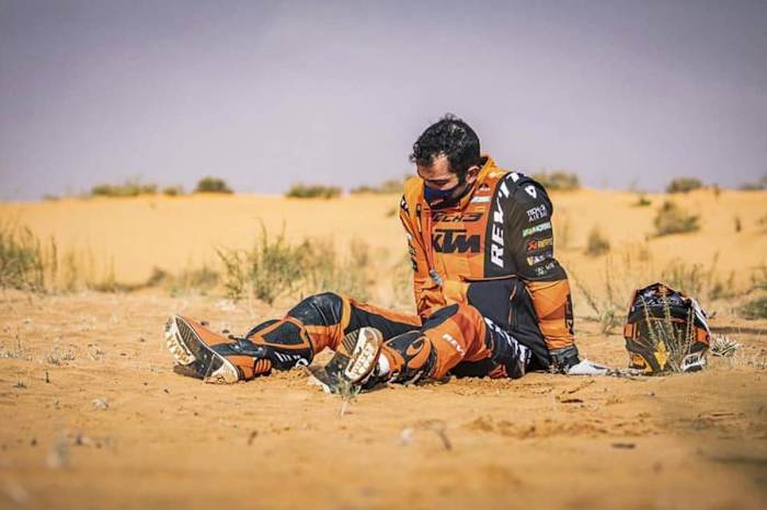 Petrucci suffered a broken leg while training for the Dakar Rally in Dubai, but he didn't let the injury stop him from at least trying to compete. Photo courtesy Danilo Petrucci's official Facebook page.