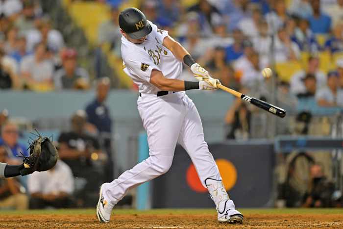 Austin Riley hits a single.