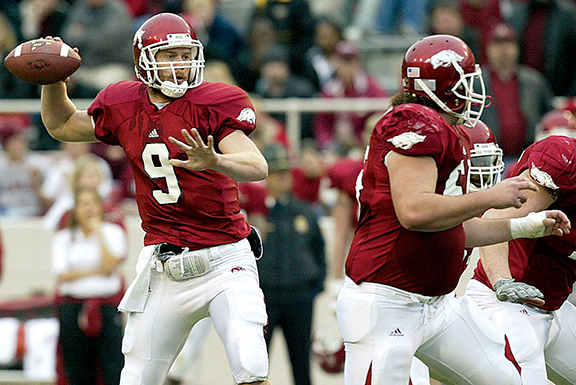 FB_Arkansas_MattJones_Pass