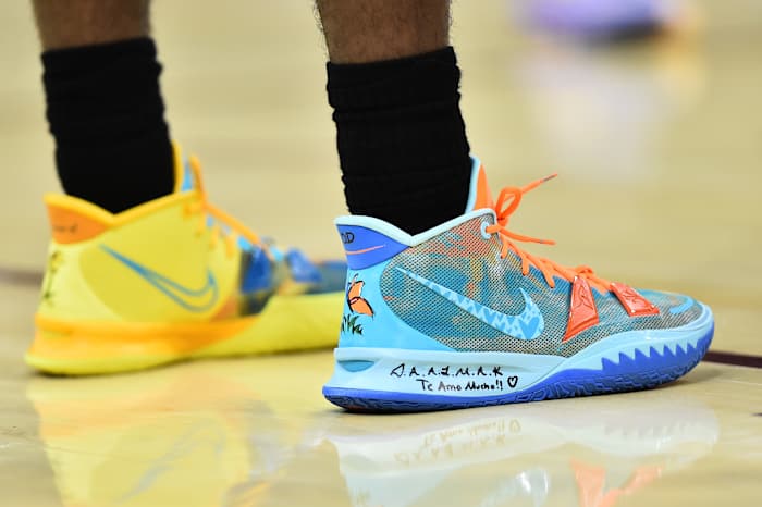 Brooklyn Nets point guard wears the Nike Kyrie 7 sneakers.