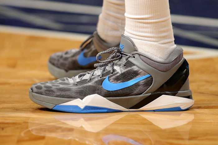 New York Knicks forward Julius Randle wears the Nike Kobe 7 'Cheetah' against the Brooklyn Nets on November 30, 2021.