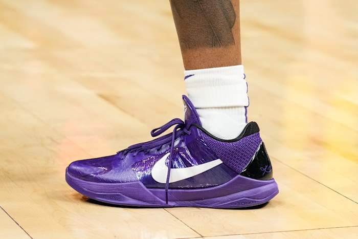 Los Angeles Lakers guard Malik Monk wears the Nike Kobe 5 'Ink' shoes against the Atlanta Hawks on January 30, 2022.