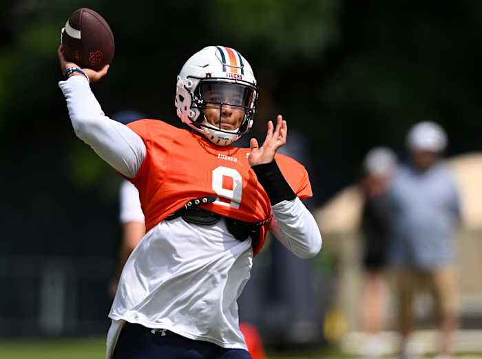 Robby Ashford (9)Auburn football practice on Tuesday, Aug. 9, 2022 in Auburn, Ala. Todd Van Emst/AU Athletics