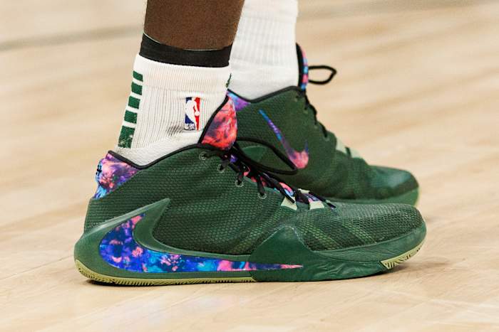Milwaukee Bucks forward Bobby Portis wears the Nike Zoom Freak 1 sneakers against the Indiana Pacers on December 15, 2021.