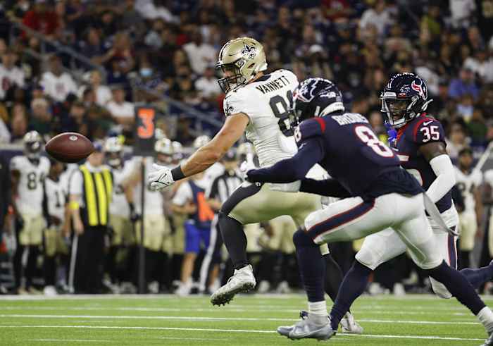 New Orleans Saints tight end Nick Vannett (81) is unable to make a reception on a throw against the Houston Texans. Mandatory Credit: Troy Taormina-USA TODAY