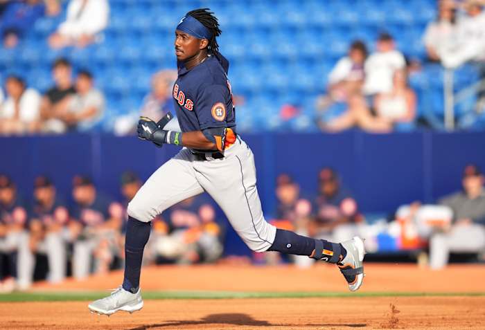 SF Giants outfielder Lewis Brinson running the bases during his time with the Astros.