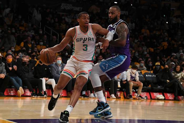 keldon johnson lebron james