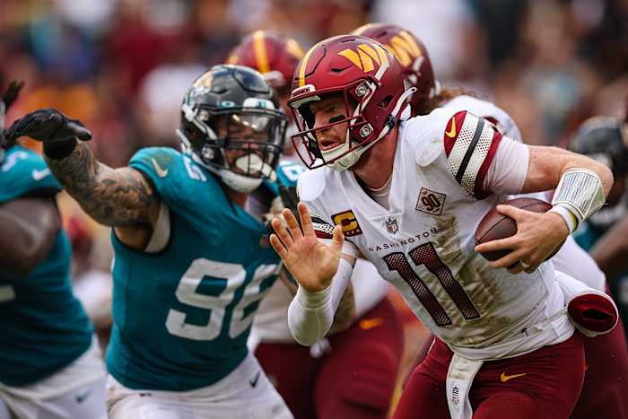 Quarterback, Carson Wentz, Washington Commanders