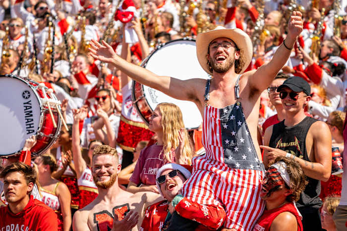 Fans 2022 Nebraska vs Oklahoma football USATSI_19064270
