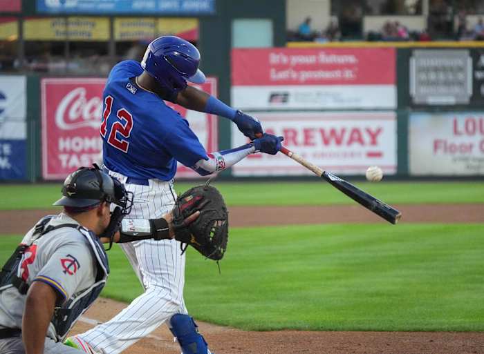 Former SF Giants prospect Alexander Canario swings at a pitch with the Cubs during spring training. (2022)