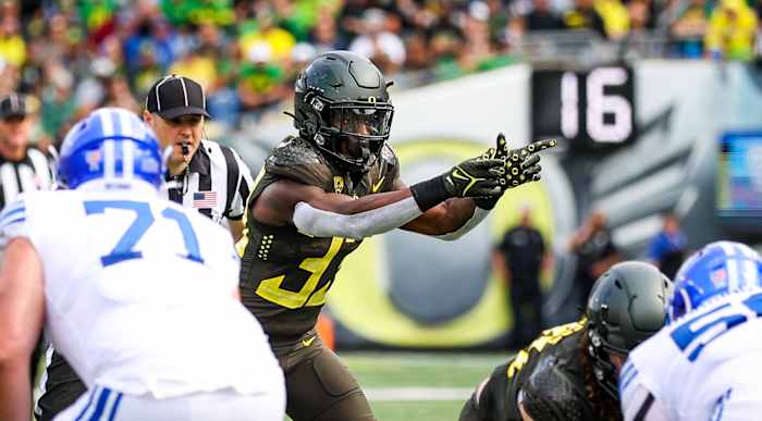 Oregon Ducks linebacker Jeffrey Bassa against the BYU Cougars.