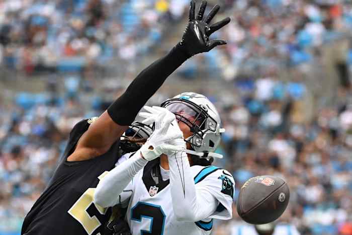 New Orleans Saints cornerback Bradley Roby (21) breaks up a pass intended for Carolina Panthers receiver Robbie Anderson (3). Mandatory Credit: Bob Donnan-USA TODAY