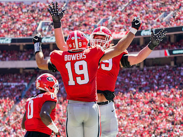Georgia TE Brock Bowers celebrates a touchdown