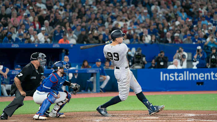Aaron Judge hits his 61st home run of the 2022 season